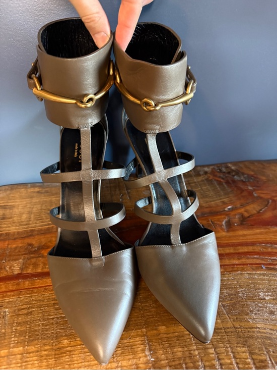 Gucci Shoes - Women’s Gucci Strappy Pointed Toe Heels in Taupe with Gold Accent